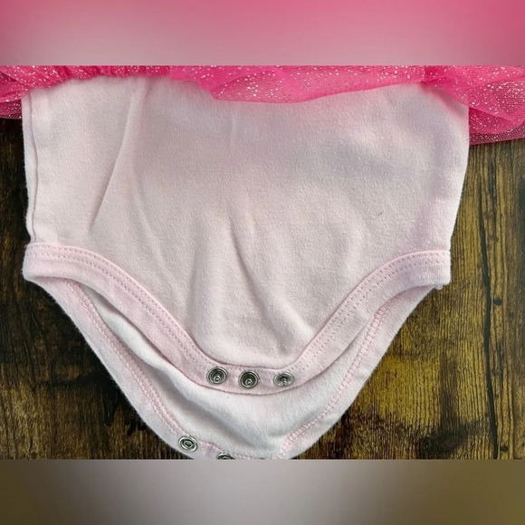 Swiggles | infant girl onesie. Size: 3/6M - Picture 7 of 11